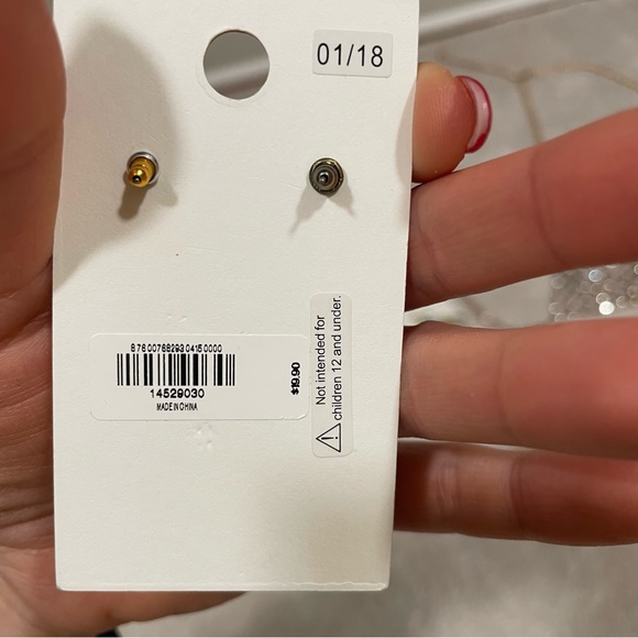 NWT Express gold dangle earrings - Picture 5 of 7